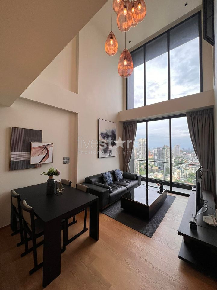 Modern duplex 2 bedrooms condo for rent in Sukhumvit area