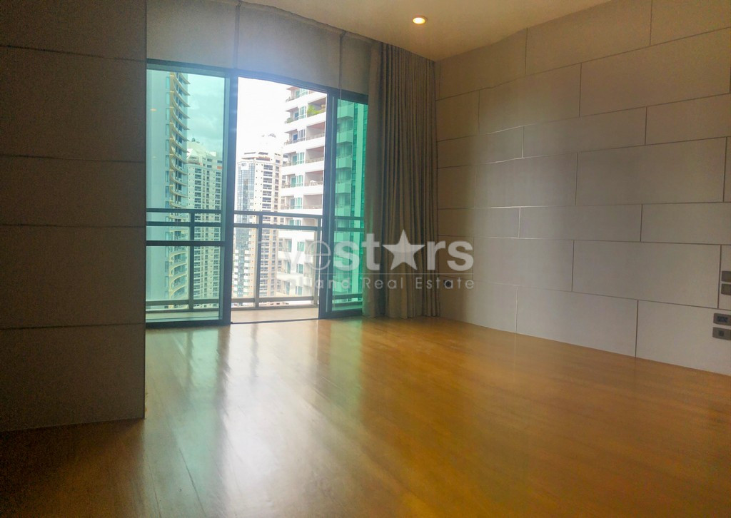 Duplex 3 chambres moderne à vendre quartier Phromphong, photo 6