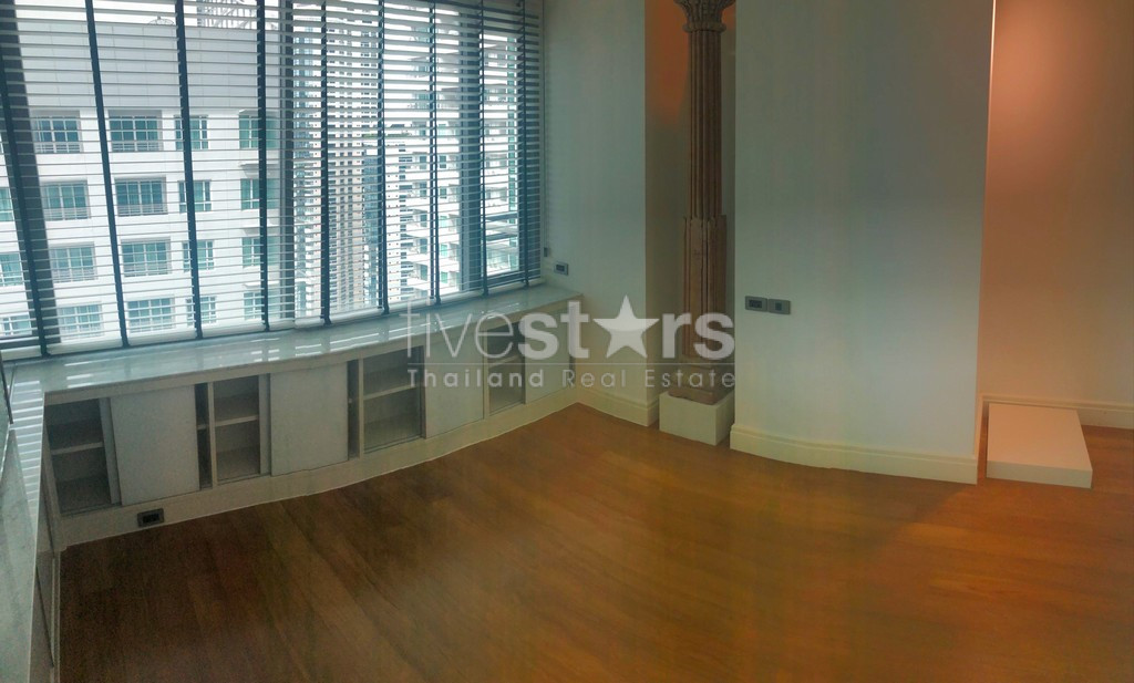 Duplex 3 chambres moderne à vendre quartier Phromphong, photo 11