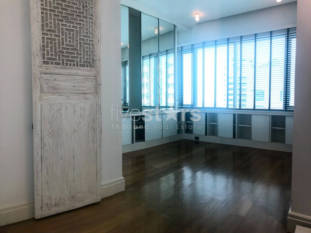 Duplex 3 chambres moderne à vendre quartier Phromphong, photo 10