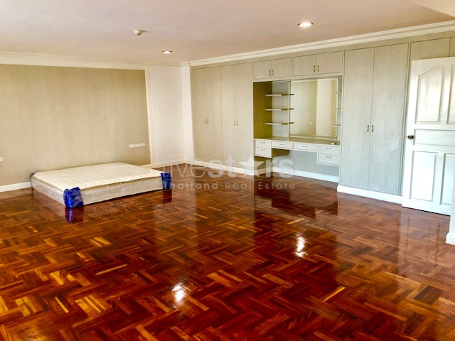 Pet friendly apartment 4 bedroom for rent near BTS Phrom Phong, photo 6