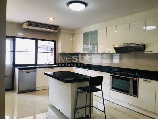Pet friendly apartment 4 bedroom for rent near BTS Phrom Phong, photo 11