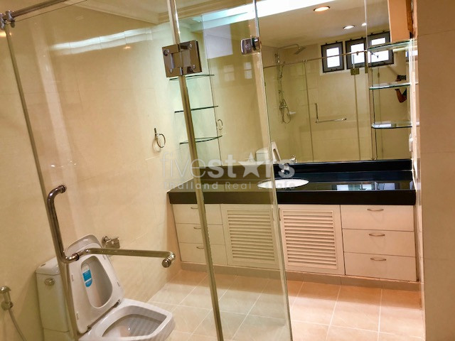 Pet friendly apartment 4 bedroom for rent near BTS Phrom Phong, photo 8
