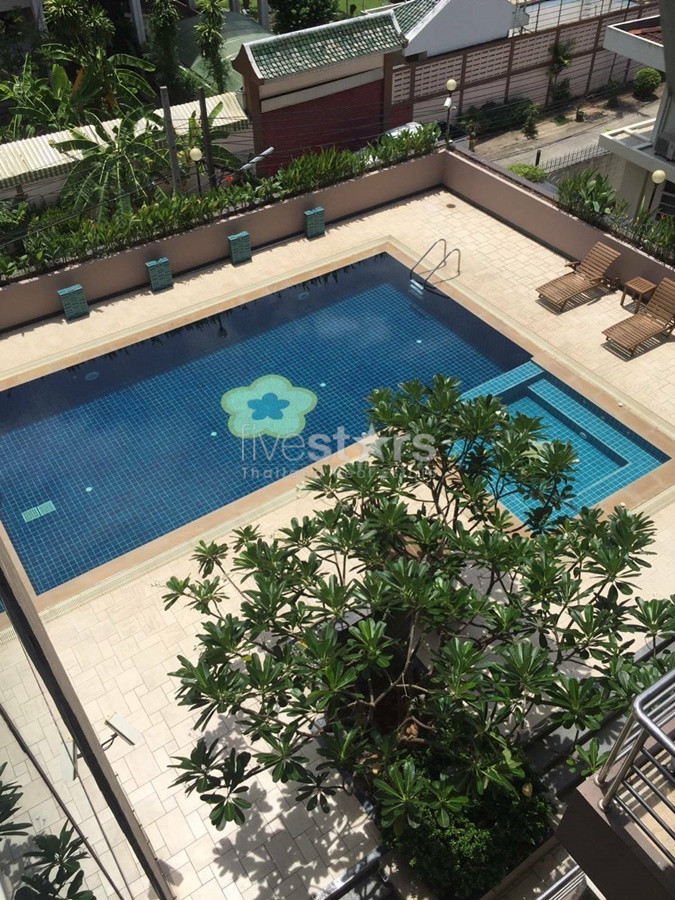 For rent condo large 2 bedrooms near BTS Phromphong