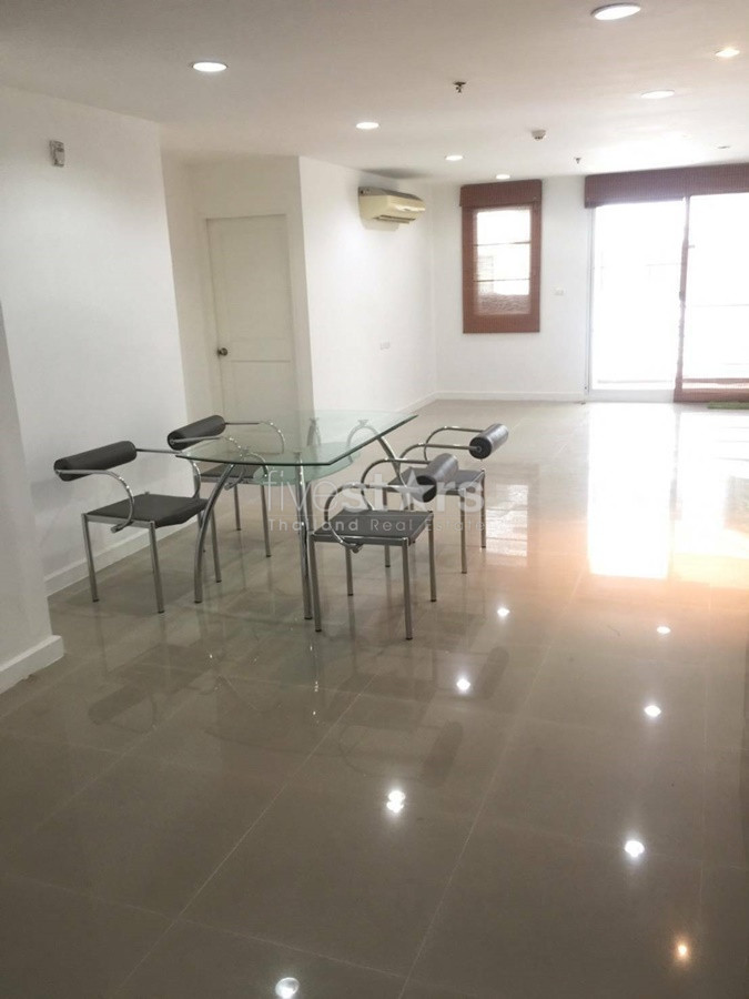 For rent condo large 2 bedrooms near BTS Phromphong, photo 2