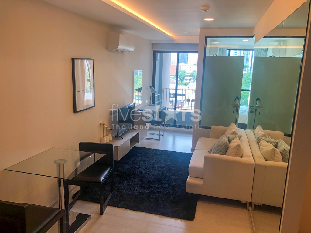 Appartement moderne d'une chambre à vendre proche BTS Thonglor, photo 2