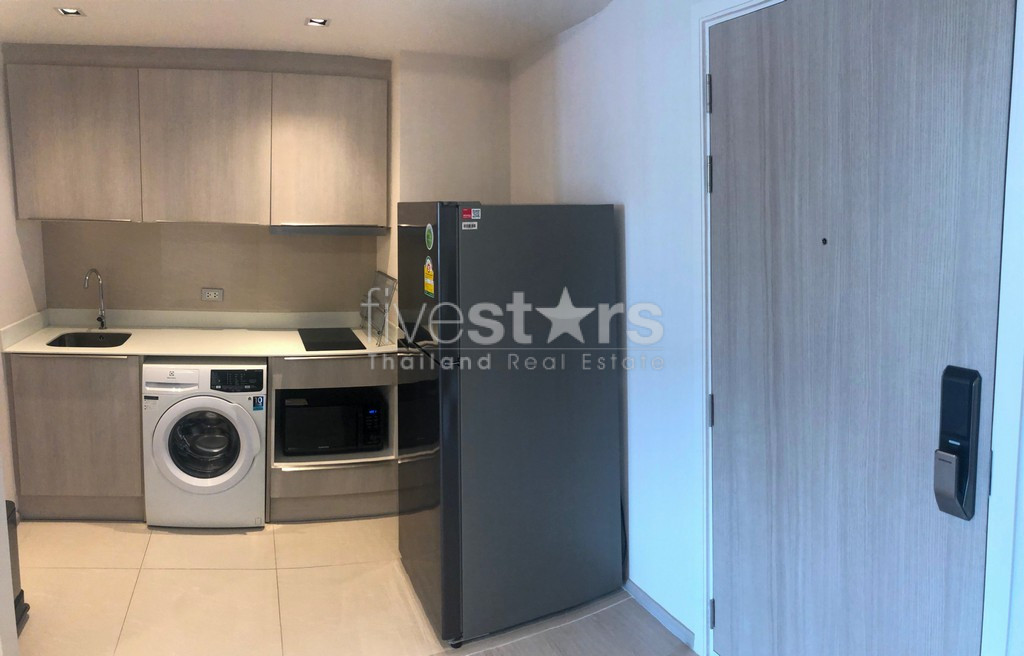 Appartement moderne d'une chambre à vendre proche BTS Thonglor, photo 5