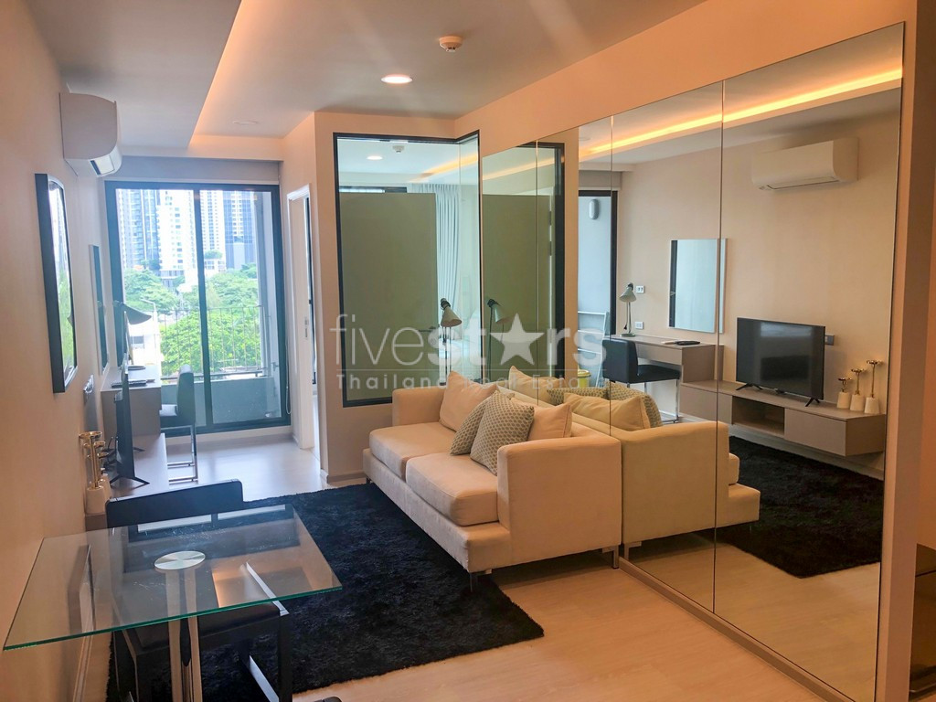 Appartement moderne d'une chambre à vendre proche BTS Thonglor