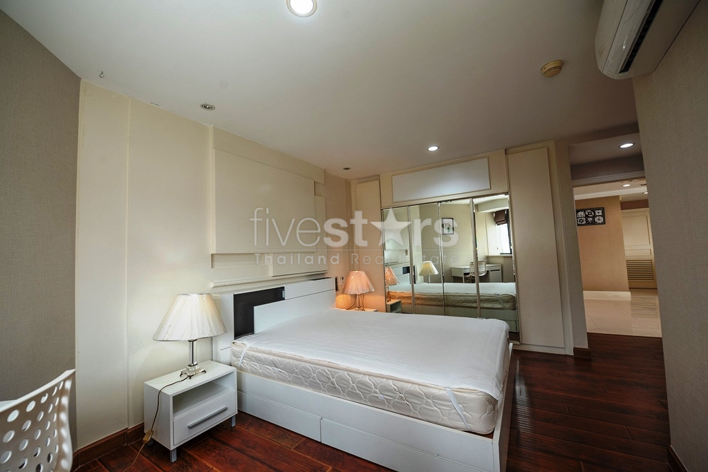 Vistas de 3 dormitorios en condominio de 3 lados en venta en Phrom Phong, photo 7