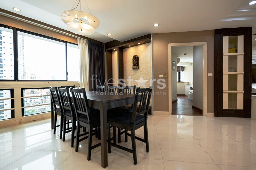 Vistas de 3 dormitorios en condominio de 3 lados en alquiler en Phrom Phong, photo 4