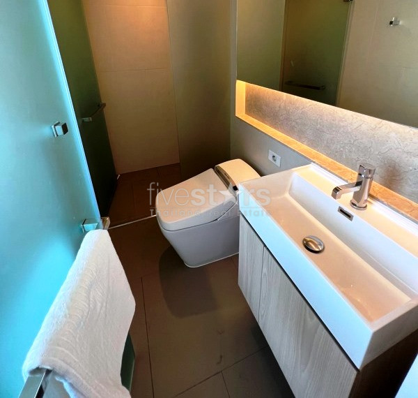 Condo 2 chambres à louer sur Phrom Phong, photo 9