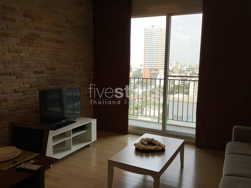 Condo de 2 chambres à louer près de la station de BTS Thong Lo, photo 2