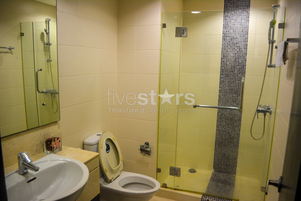 Appartement 2 chambres spacieux à vendre quartier Phromphong, photo 15