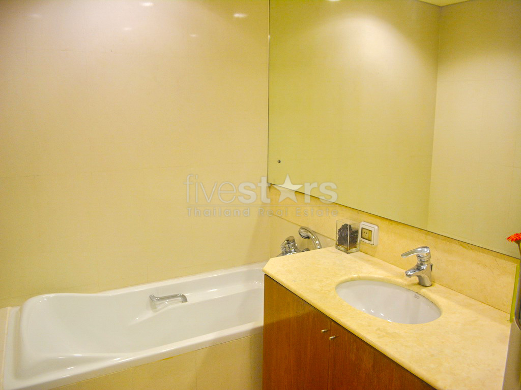 Appartement 2 chambres spacieux à vendre quartier Phromphong, photo 14