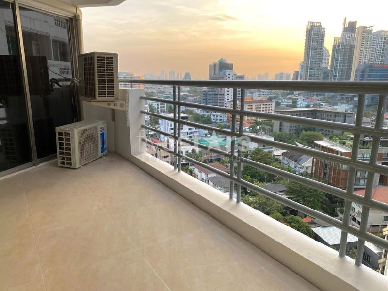 Appartement moderne de 4 chambres à louer à Phrom Phong, photo 4