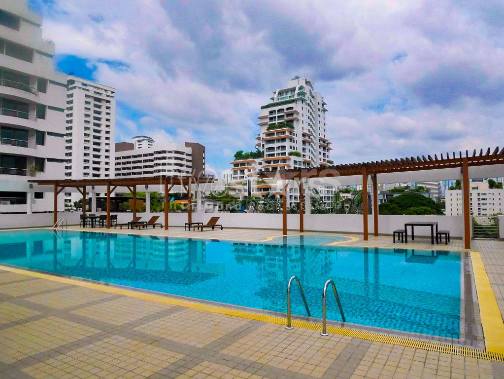 Duplex de chambres avec grande terrasse à vendre quartier Phromphong, photo 16