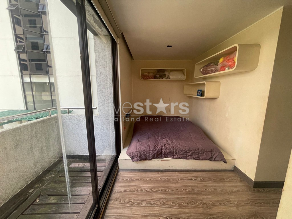 Duplex de chambres avec grande terrasse à vendre quartier Phromphong, photo 11