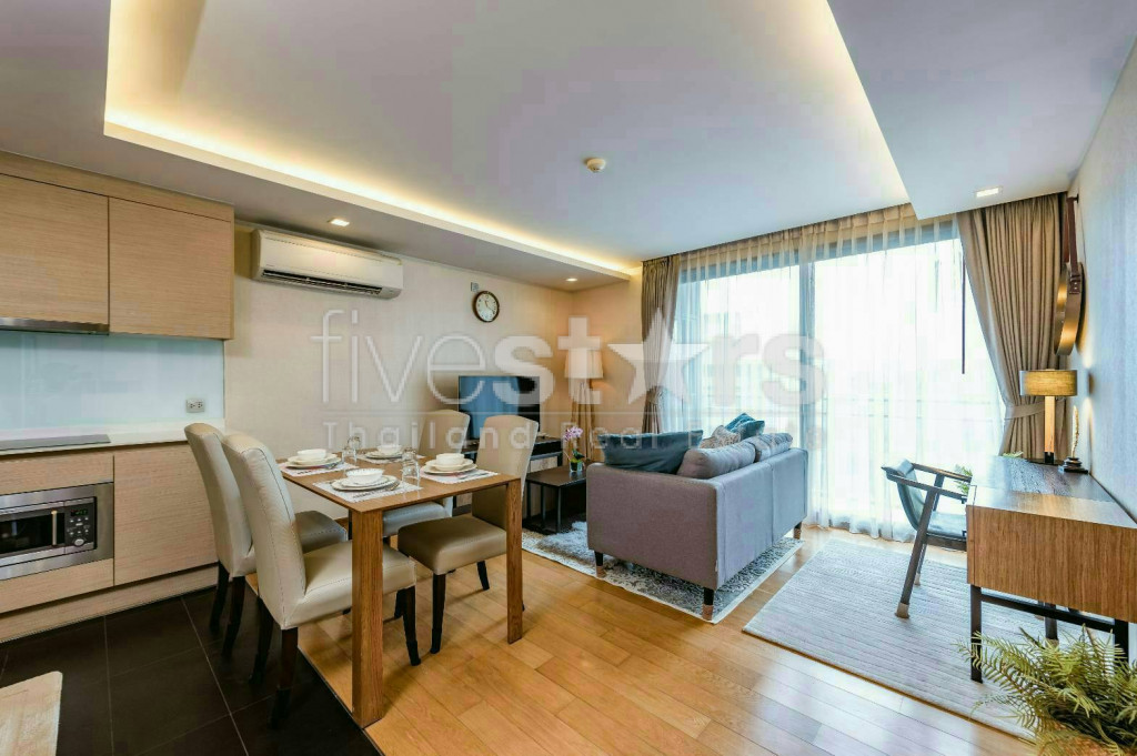 Condo Low Rise de 2 chambres à louer sur Phrom Phong à Thonglor