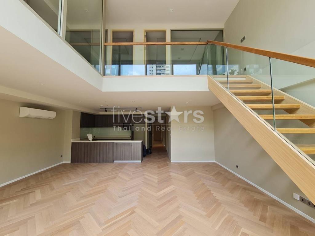 Duplex de 3 chambres moderne à vendre quartier Thonglor, photo 2