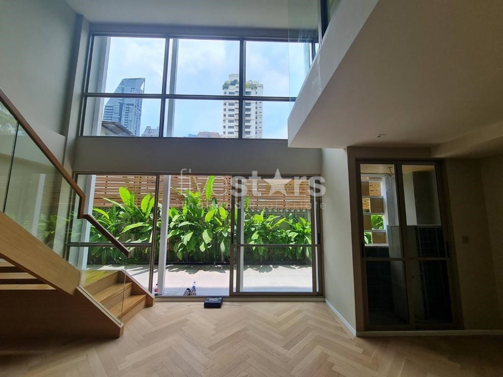 Duplex de 3 chambres moderne à vendre quartier Thonglor