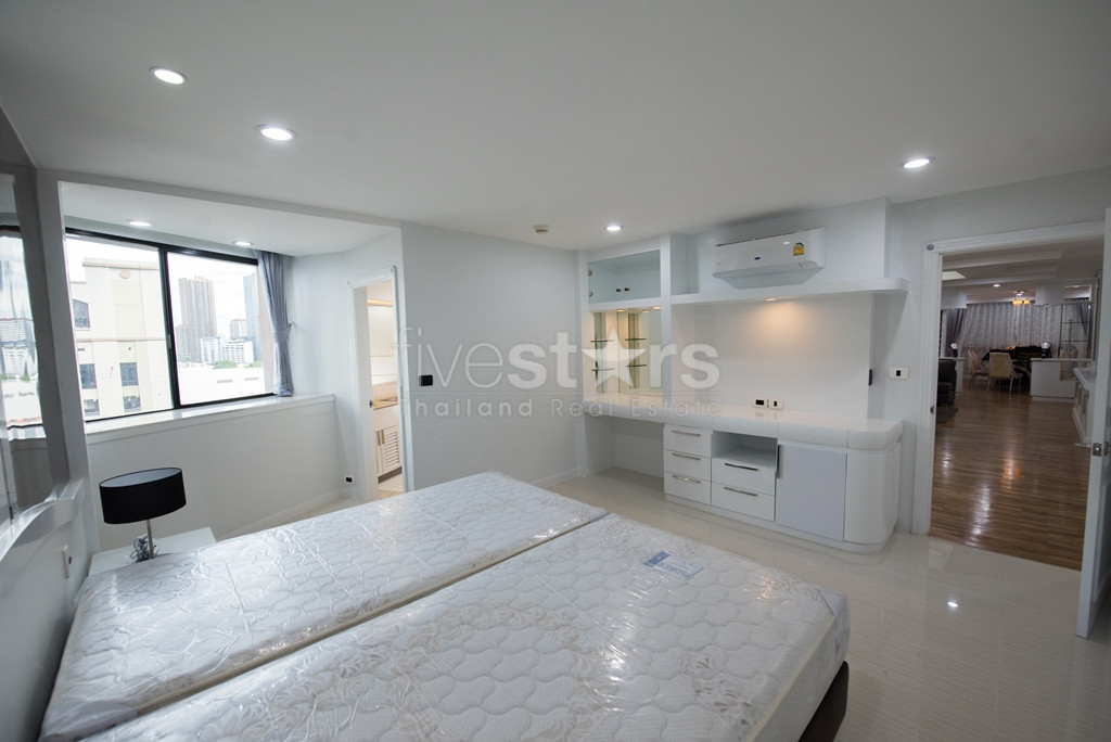 Condo de 3 chambres acceptant les animaux à louer sur Phrom Phong, photo 9