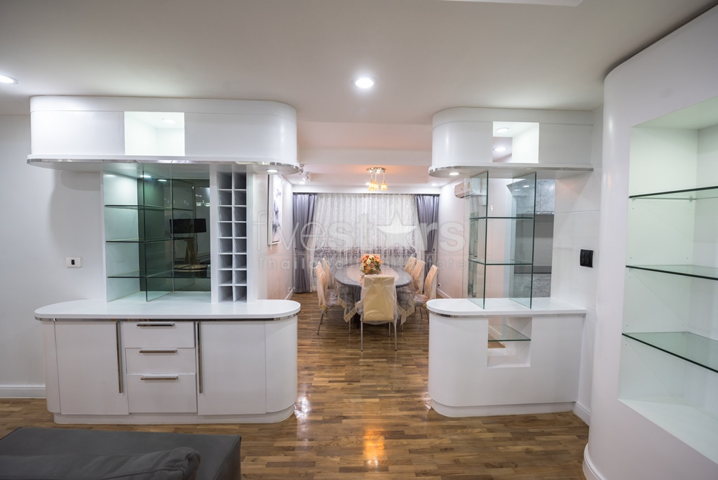 Condo de 3 chambres acceptant les animaux à louer sur Phrom Phong, photo 3