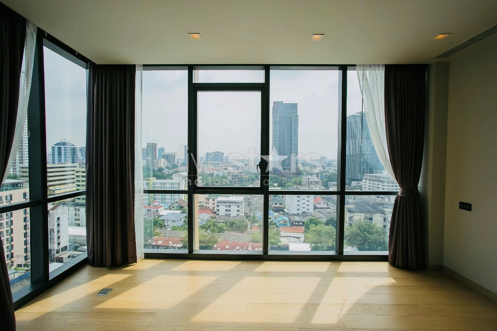 Condo de luxe 2 chambres acceptant les animaux à louer à Thonglor, photo 2