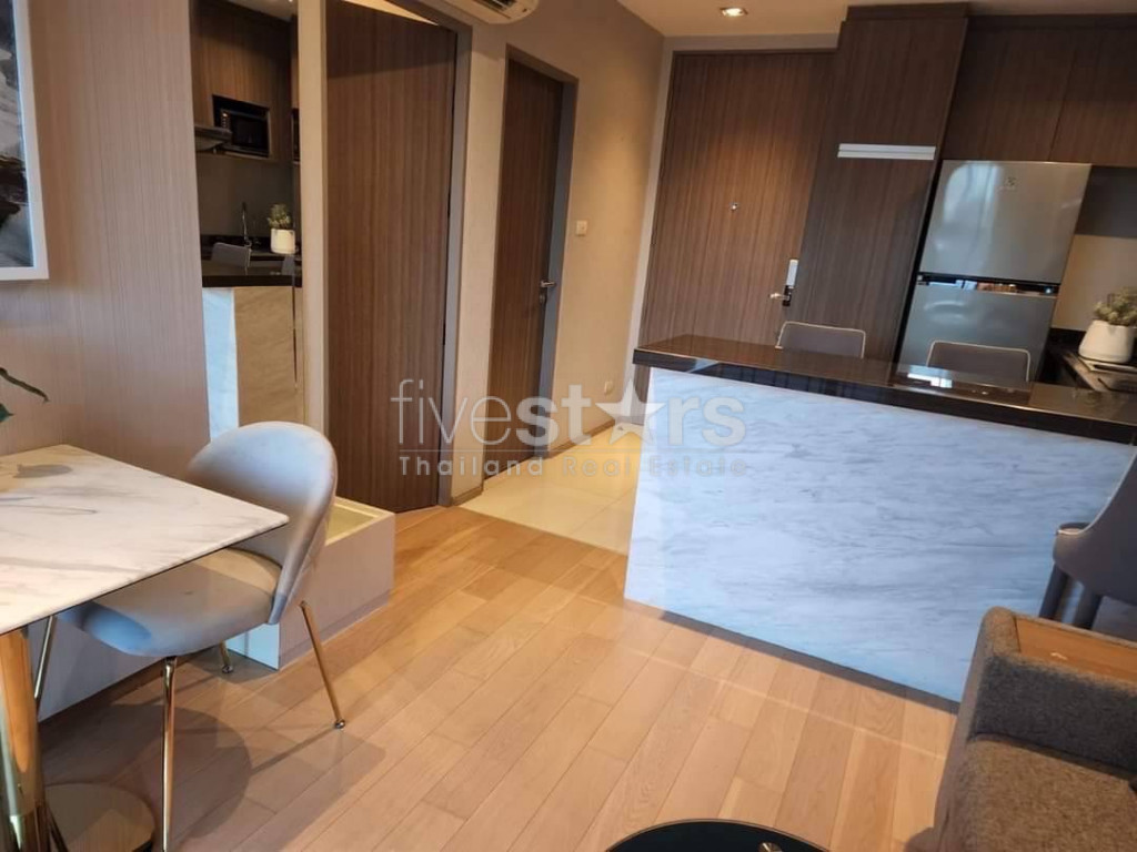 Condo 1 chambre de faible hauteur à louer sur Thonglor