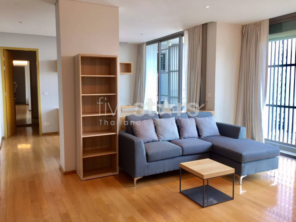 Condo 2 chambres à louer proche de la station BTS Thong lor