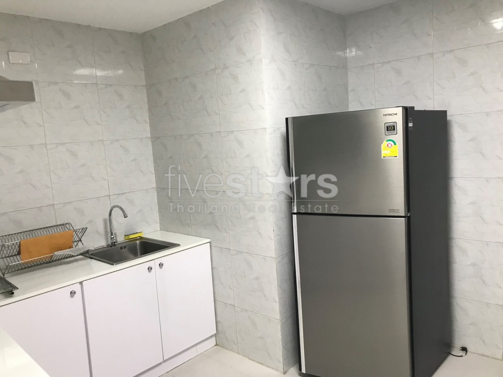 Condo de 3 chambres récemment entièrement rénové à louer sur Phrom Phong, photo 6