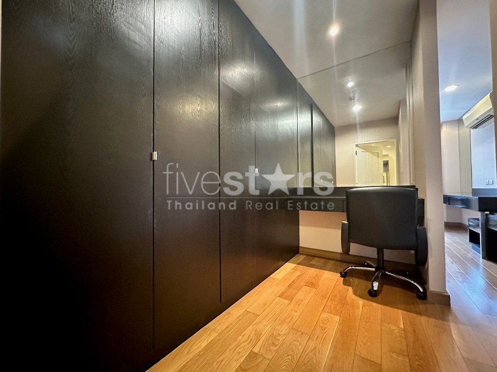 Appartement de 2 chambres spacieux à vendre quartier Phromphong, photo 10