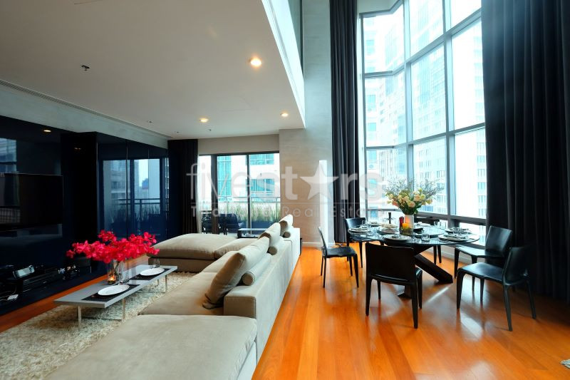 Duplex de luxe de 3 chambres à vendre sur Phrom Phong