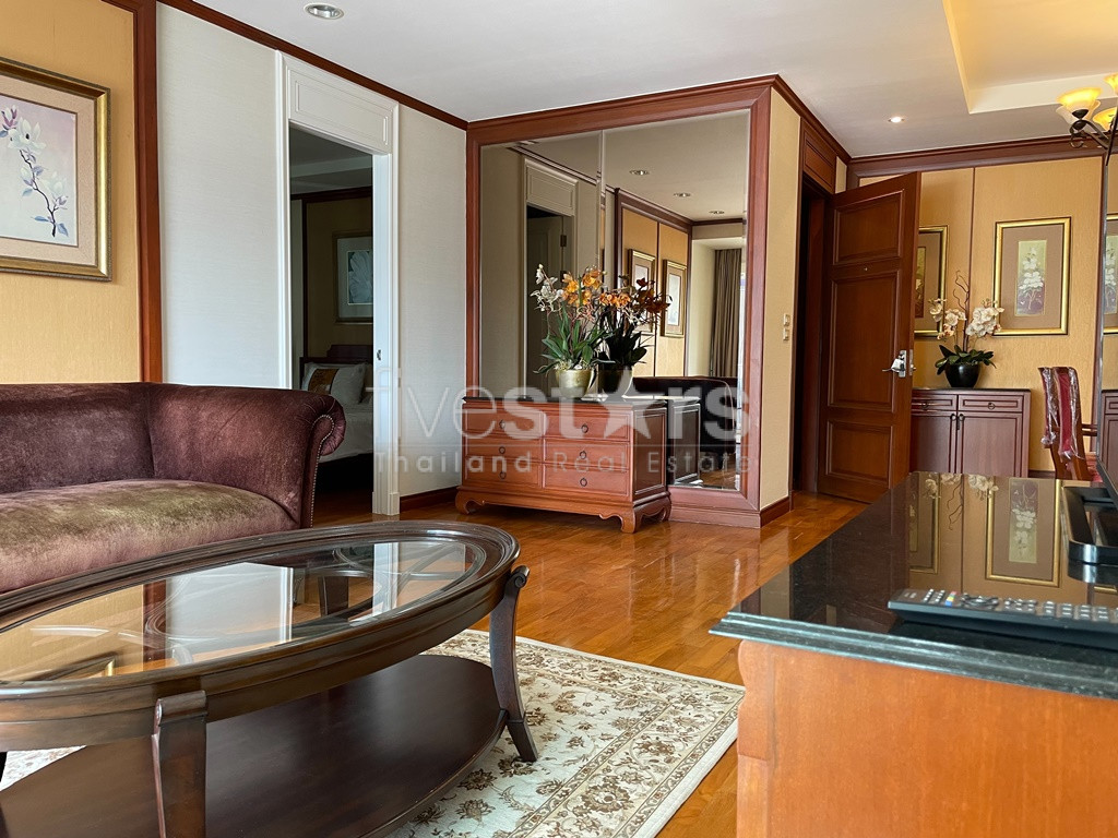 Condo de 2 chambres à louer sur Phrom Phong à Thong Lor