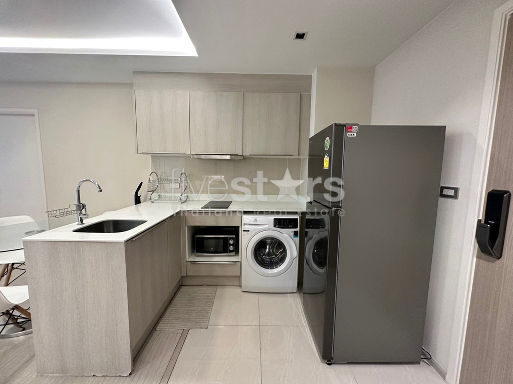 Appartement 2 chambres moderne à vendre proche BTS Thonglor, photo 7