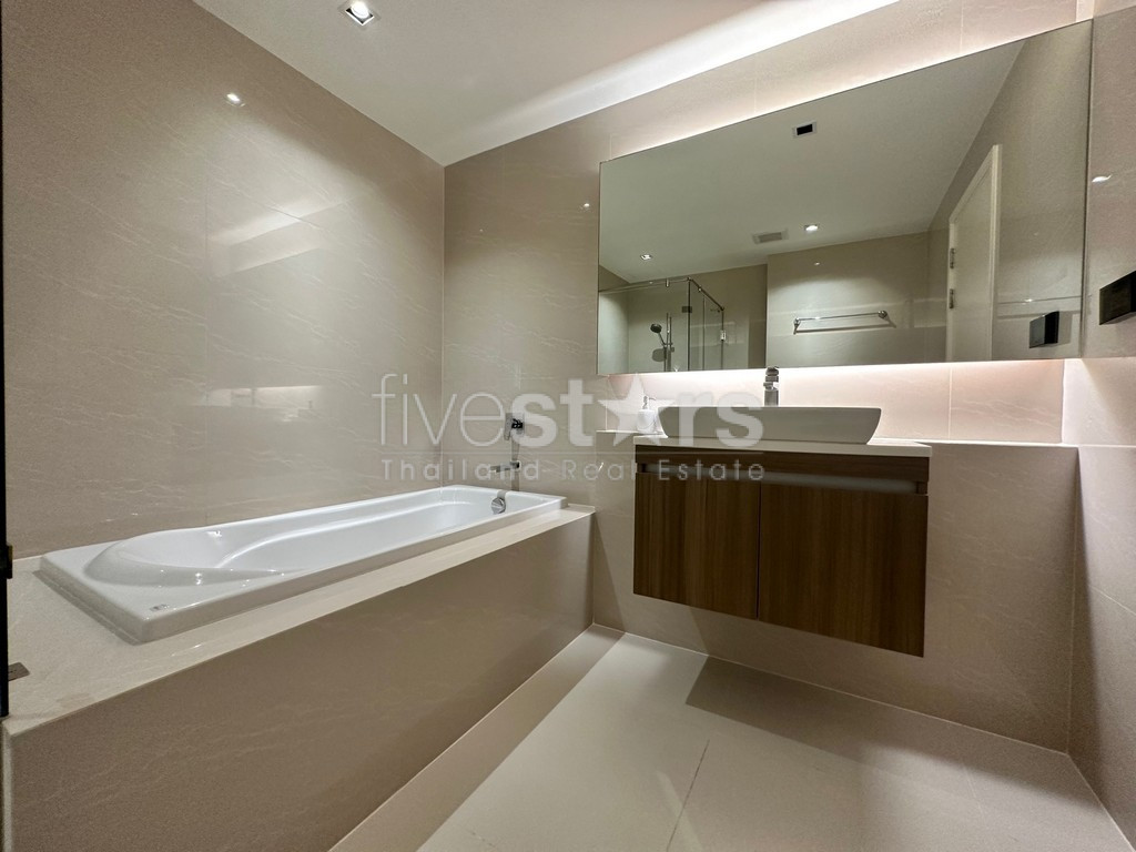 Appartement 2 chambres moderne à vendre proche BTS Thonglor, photo 16