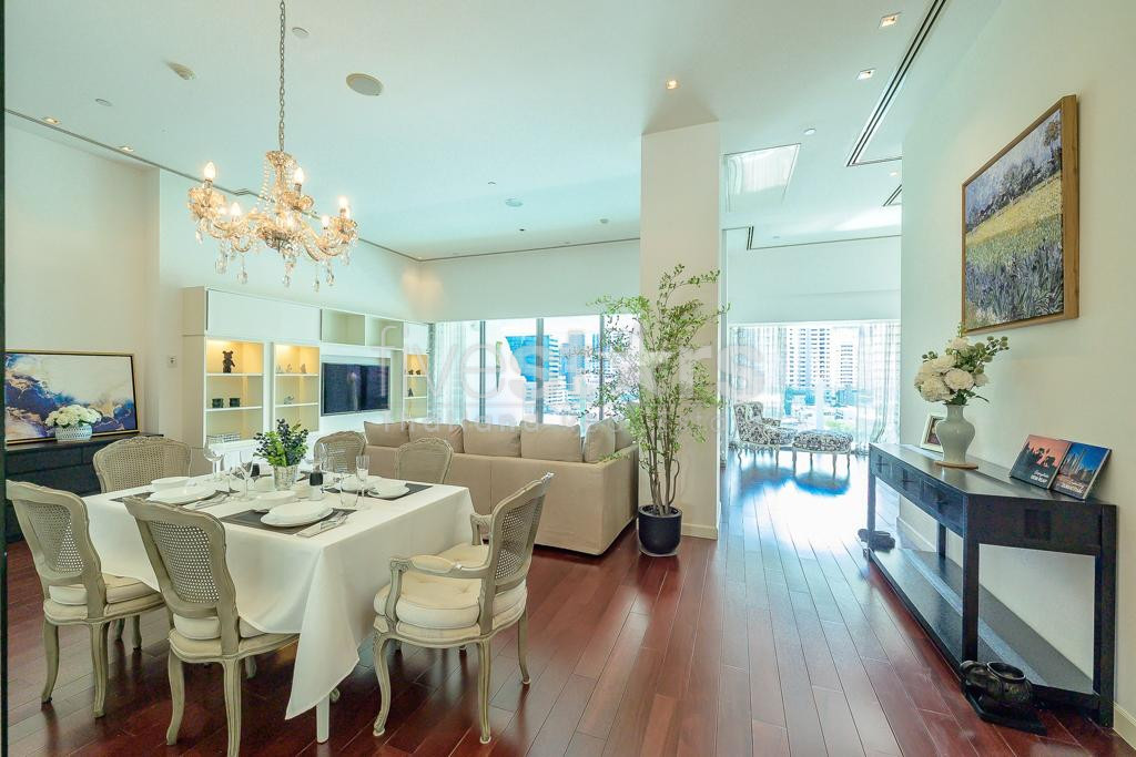 Condo spacieux de 2 chambres avec piscine privée à louer à Phrom Phong, photo 4