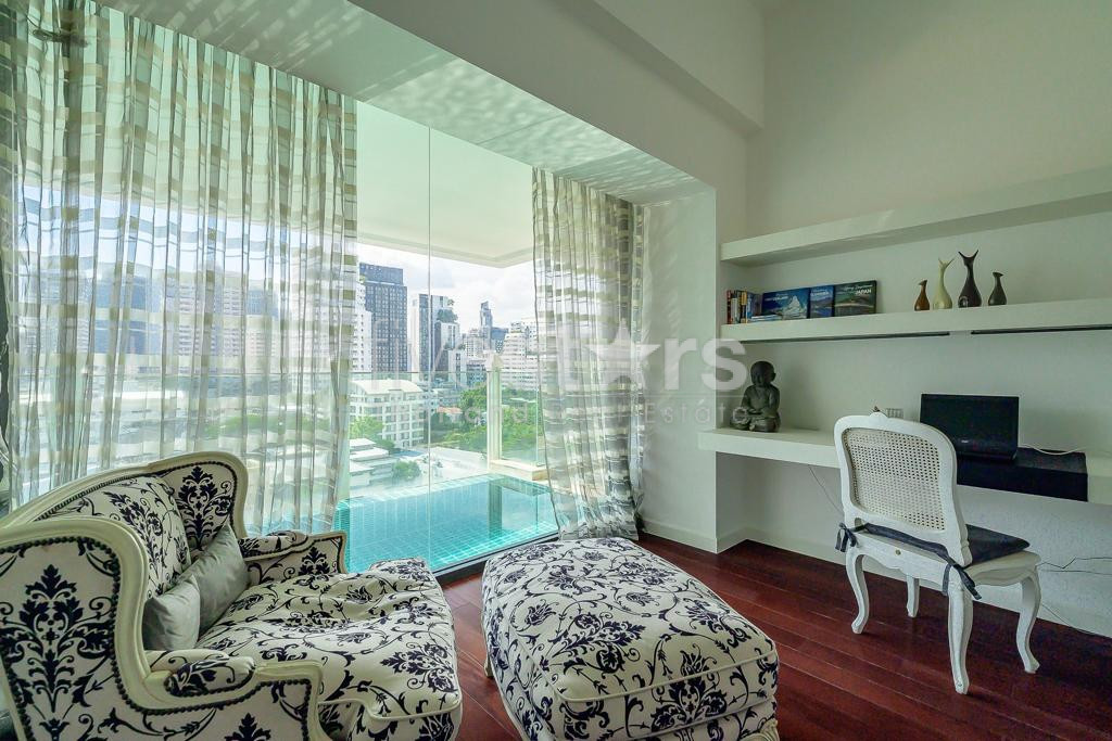 Condo spacieux de 2 chambres avec piscine privée à louer à Phrom Phong, photo 15