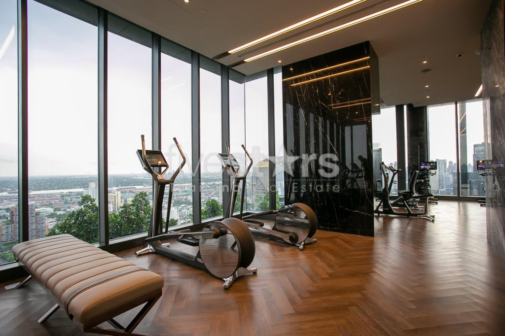 Condo de luxe de 3 chambres à louer près de la station Thonglor BTS, photo 15
