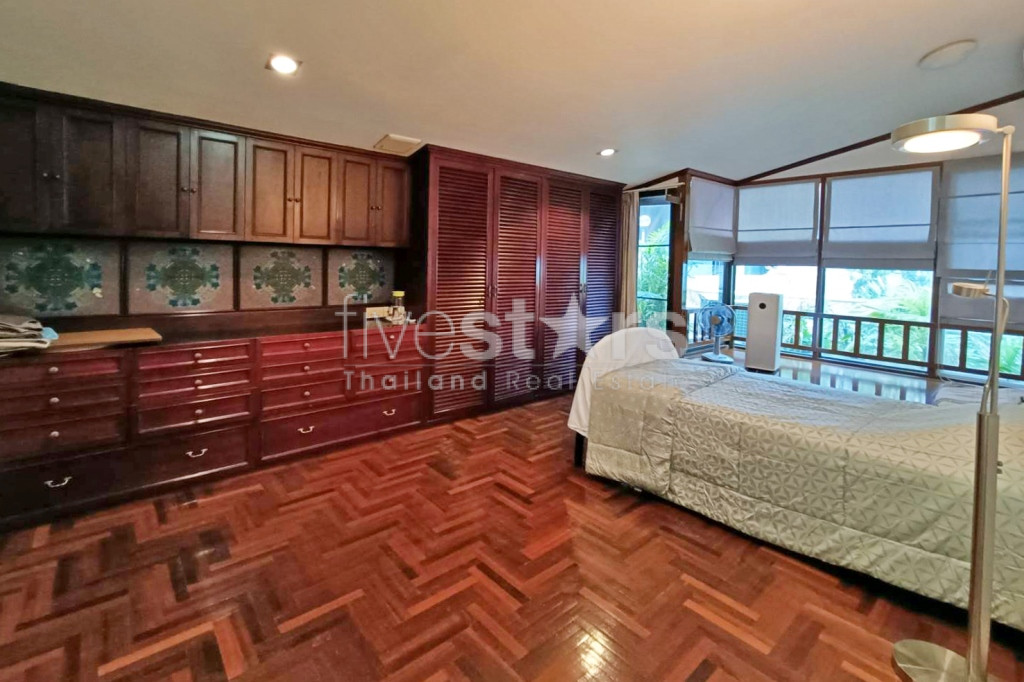 Duplex de 4 chambres à vendre à proximité de la station BTS Phrom Phong, photo 8