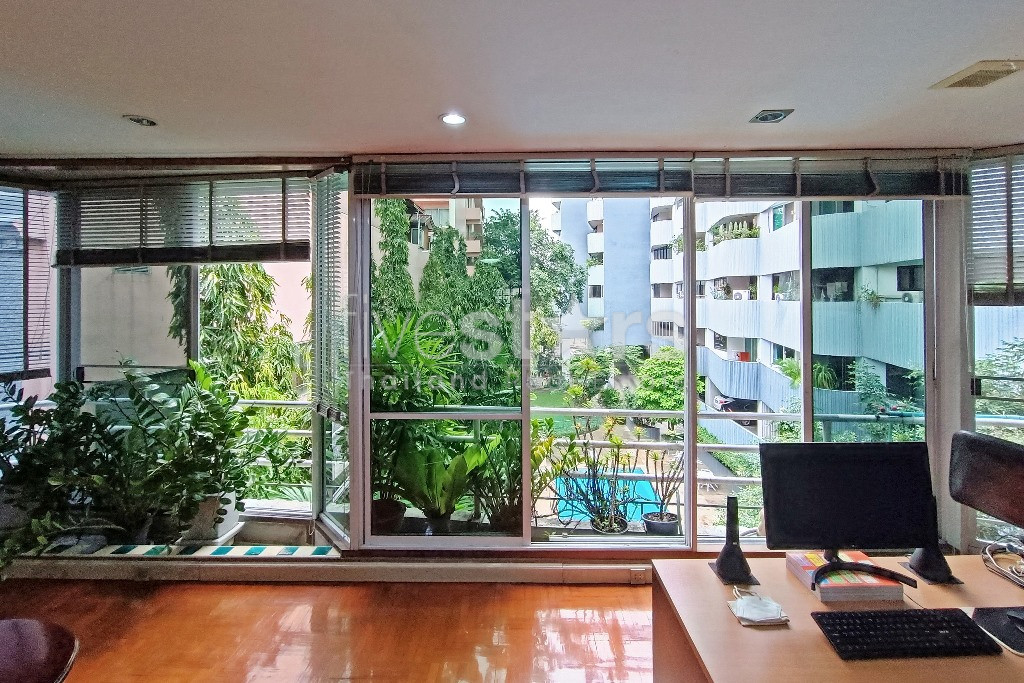 Duplex de 4 chambres à vendre à proximité de la station BTS Phrom Phong, photo 2