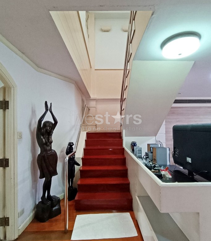 Duplex de 4 chambres à vendre à proximité de la station BTS Phrom Phong, photo 11