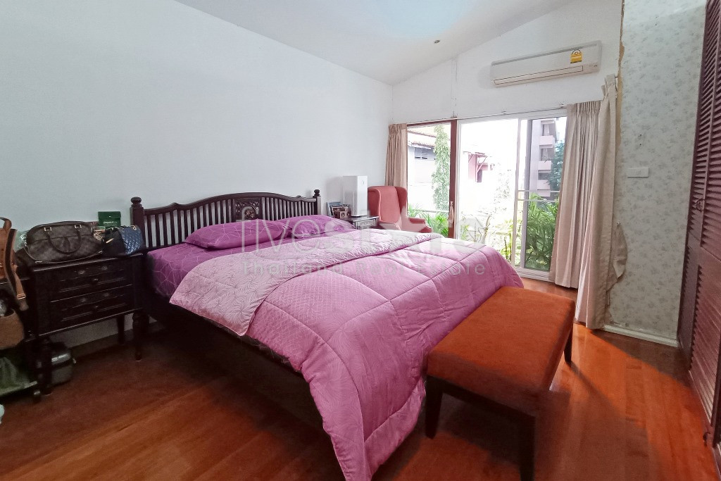 Duplex de 4 chambres à vendre à proximité de la station BTS Phrom Phong, photo 7
