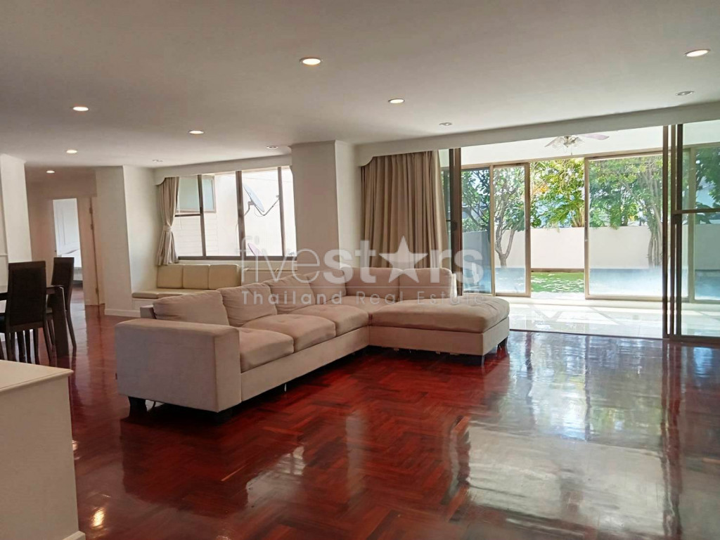 Manoir de 3 chambres à louer sur Phrom Phong à Thonglor, photo 2