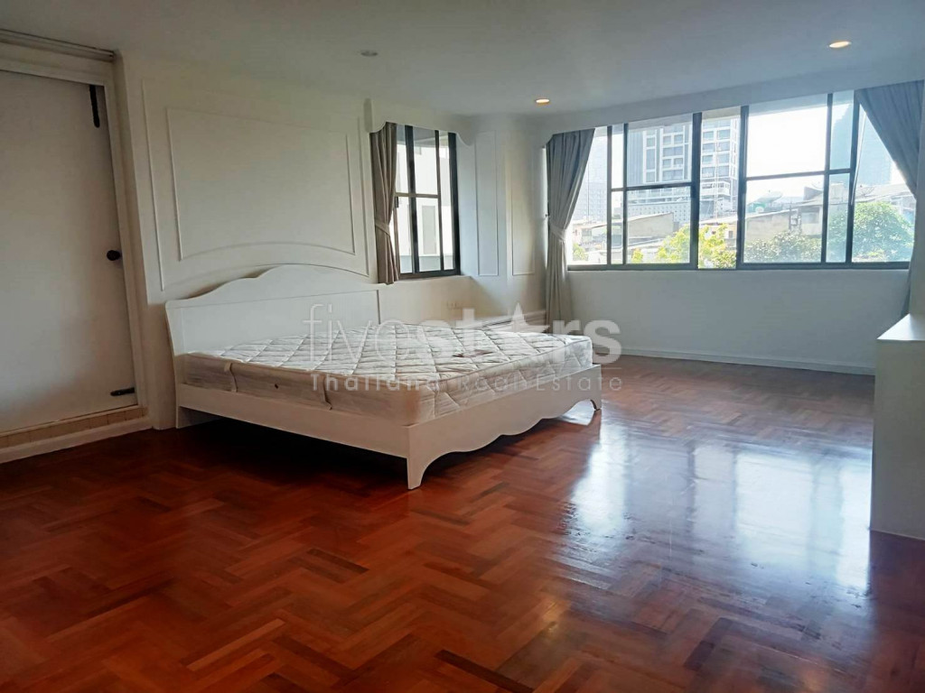 Manoir de 3 chambres à louer sur Phrom Phong à Thonglor, photo 9