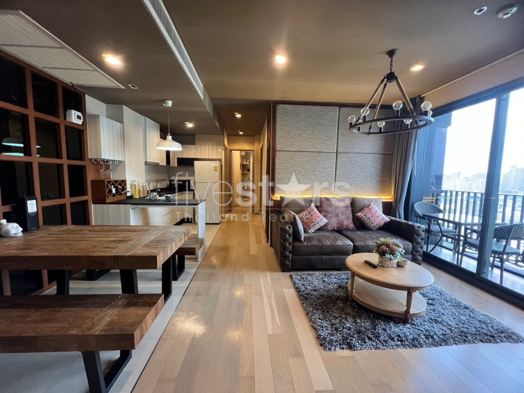 Condo 2 chambres à louer à Thonglor