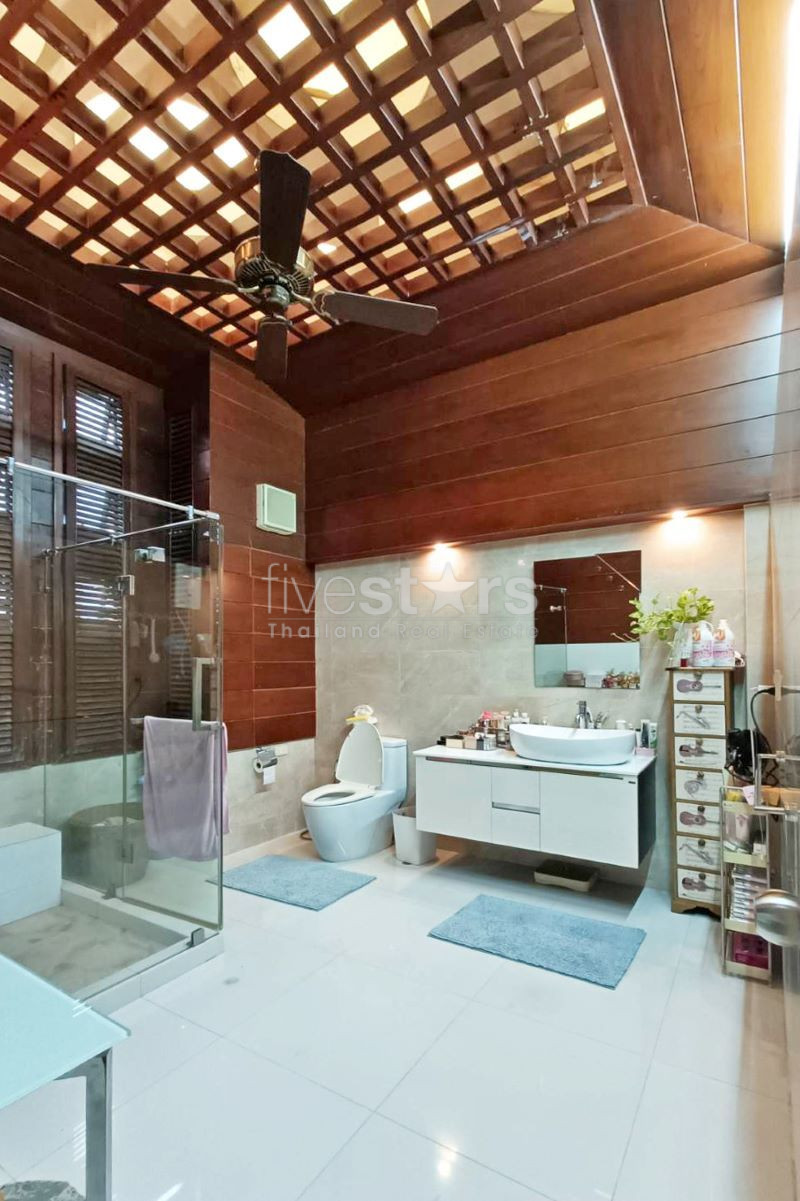 Grand Duplex 4 Chambres à vendre à Phromphong, photo 13