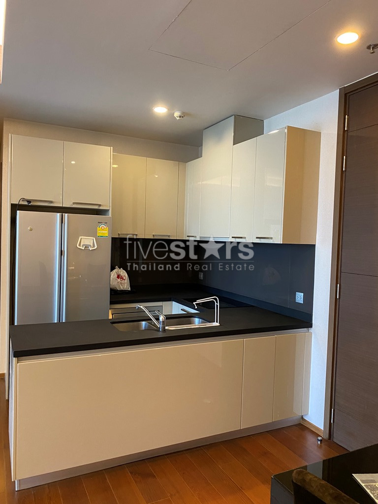 Condo de 2 chambres récemment rénové à louer près de la station de BTS Thong Lo, photo 6