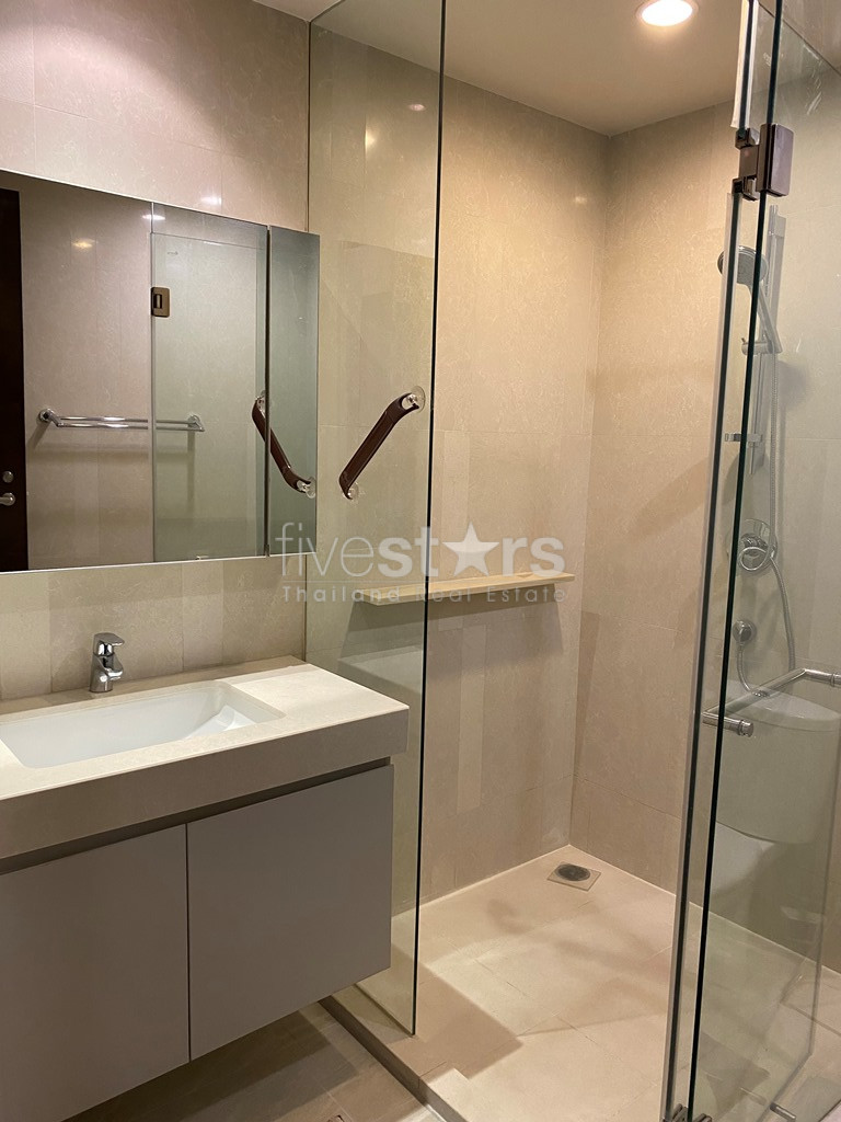 Condo de 2 chambres récemment rénové à louer près de la station de BTS Thong Lo, photo 11