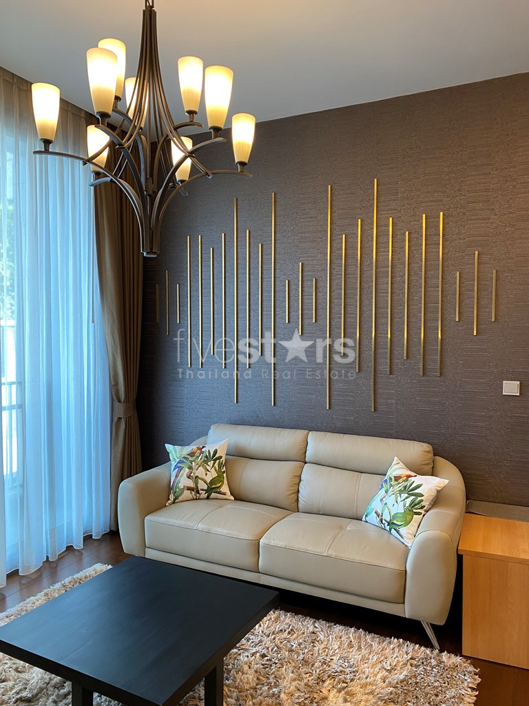 Condo de 2 chambres récemment rénové à louer près de la station de BTS Thong Lo