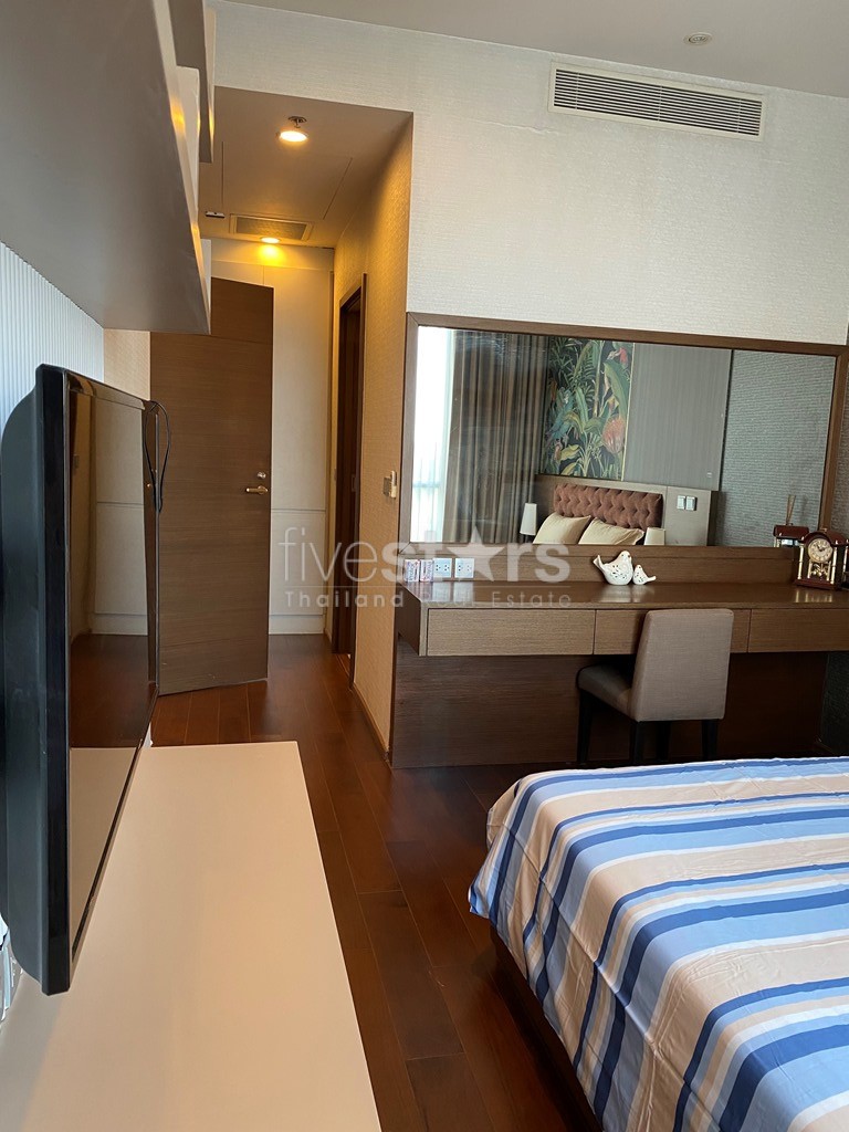 Condo de 2 chambres récemment rénové à louer près de la station de BTS Thong Lo, photo 4